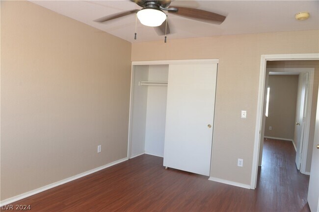 Building Photo - 6527 Tulip Garden Dr