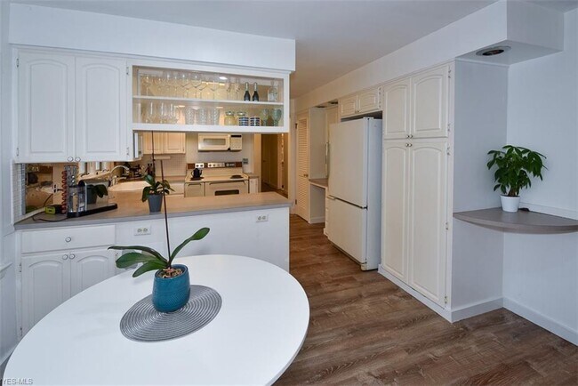 Building Photo - 24735 Twickenham Dr