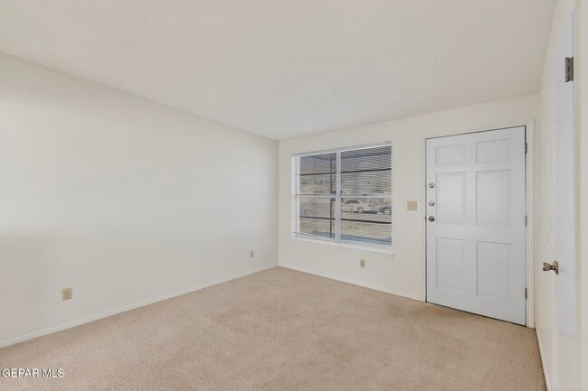 Building Photo - 10370 Kellogg St