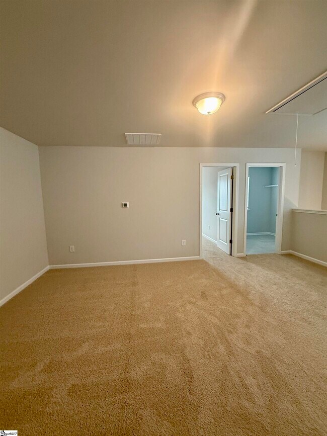 Building Photo - 141 Gervais Cir