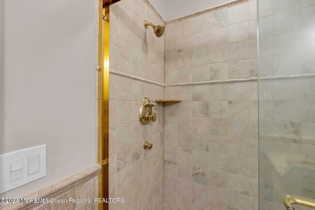 Building Photo - 1919 Bay Blvd