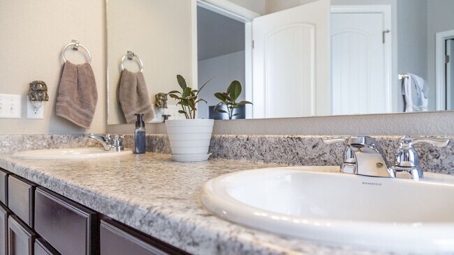 Building Photo - Amazing Ranch Home in Cumbre Vista!