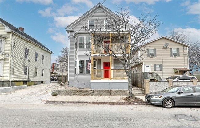 Building Photo - 589 Public St