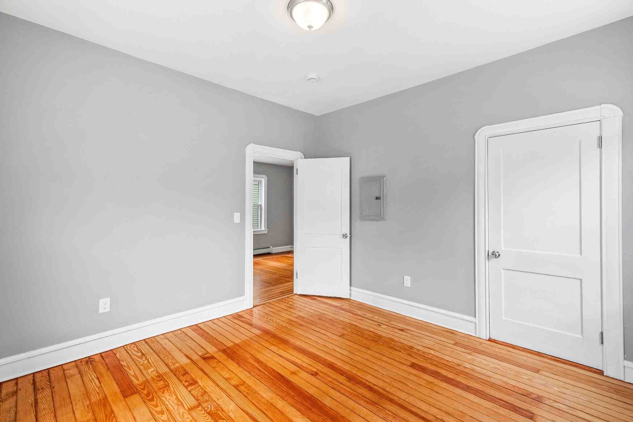 Building Photo - 100 Weetamoe St