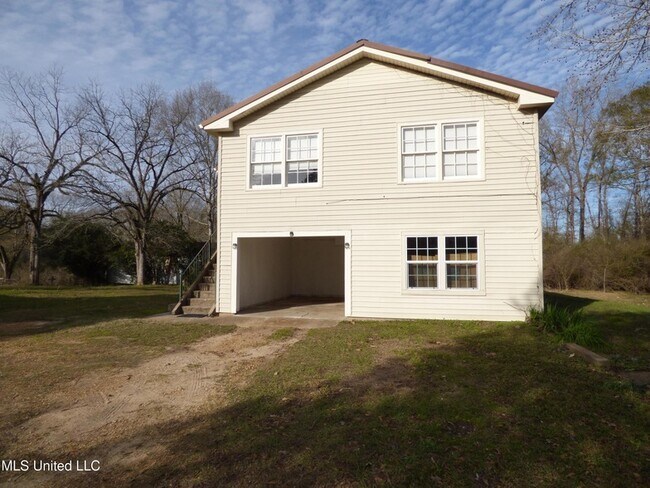 Building Photo - 463 Monticello St SE