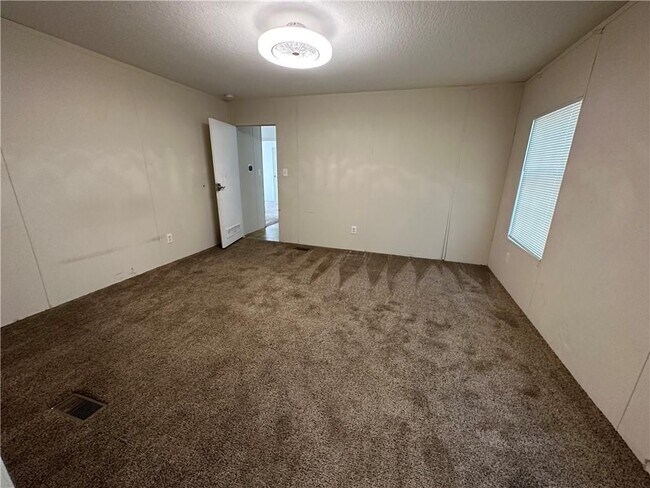 Building Photo - 7016 Blueberry Ridge SE