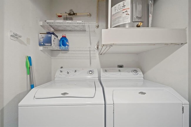 Building Photo - 1901 Post Oak Blvd