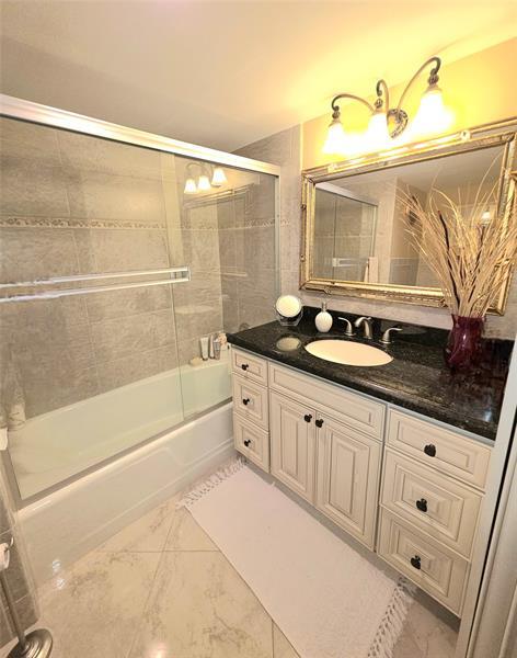 Building Photo - 4020 Galt Ocean Dr