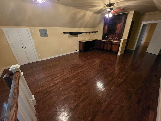 Building Photo - Luxurious 3-Bedroom Home in Poughquag, NY