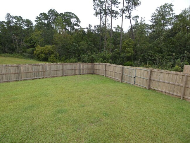 Building Photo - Beautiful 4-Bedroom Home - Open Floor Plan