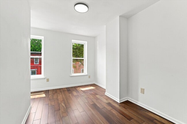 Building Photo - 2846 Amber St