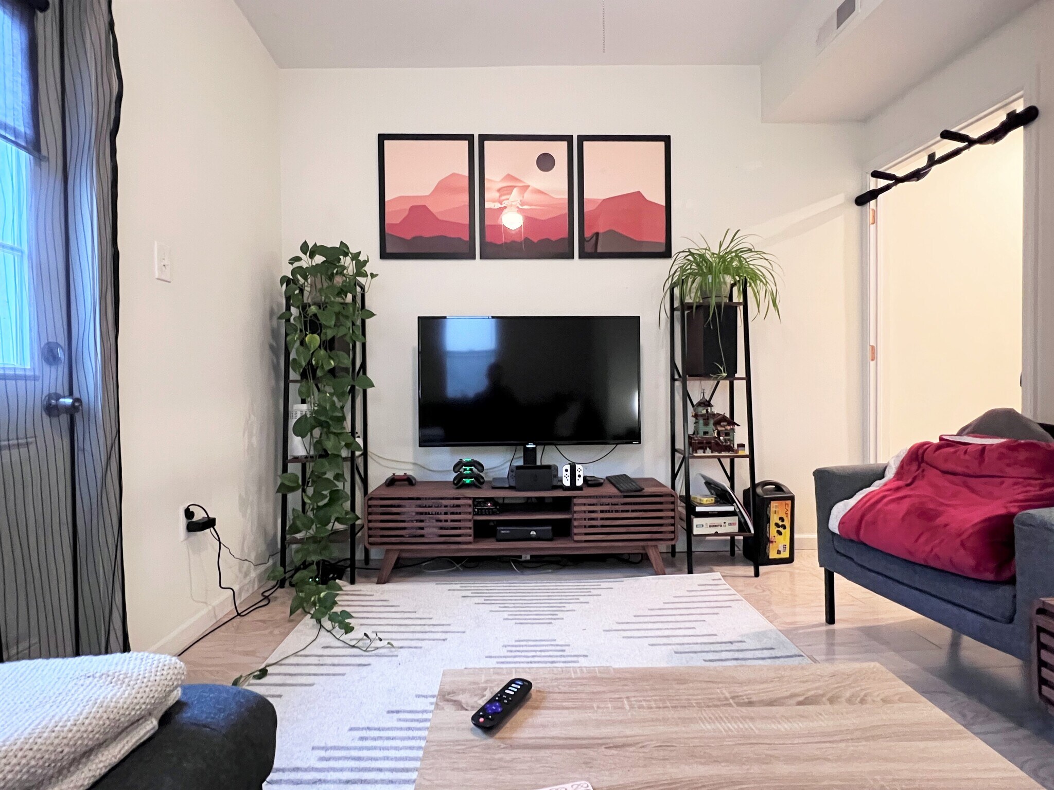 Building Photo - 1627 Wallace St