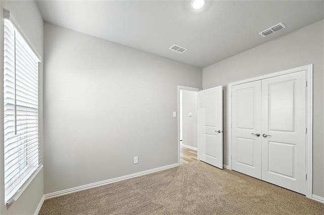 Building Photo - 500 Ezra Ln