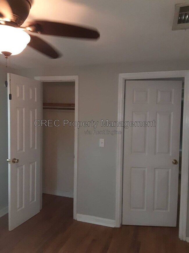 Building Photo - 1519 Balsam St
