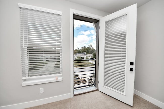 Building Photo - 5806 Francis Oak Ln