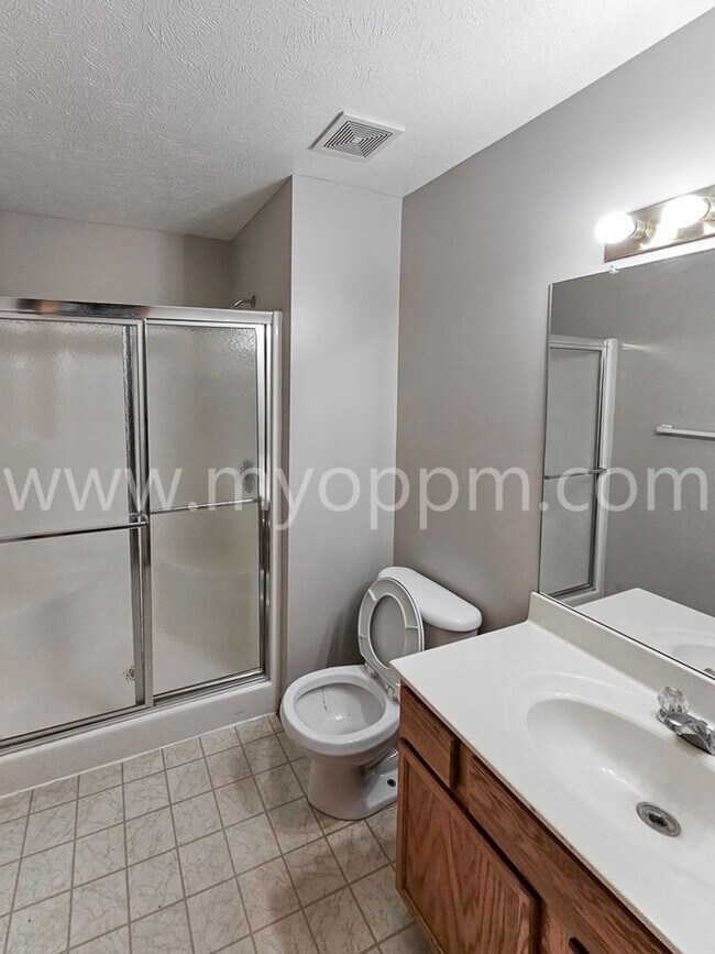 Building Photo - Gorgeous 3 Bedroom / 2 Bathroom Home | Chalco| $700 off Deposit!