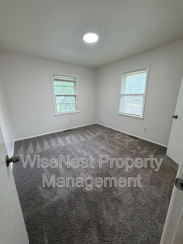 Building Photo - 11724 Fremont Ave