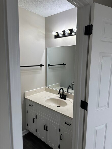 PRIMARY BATH - 259 Grassmire Dr