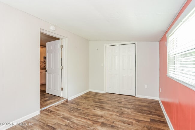 Building Photo - 10410 Wooster Dr