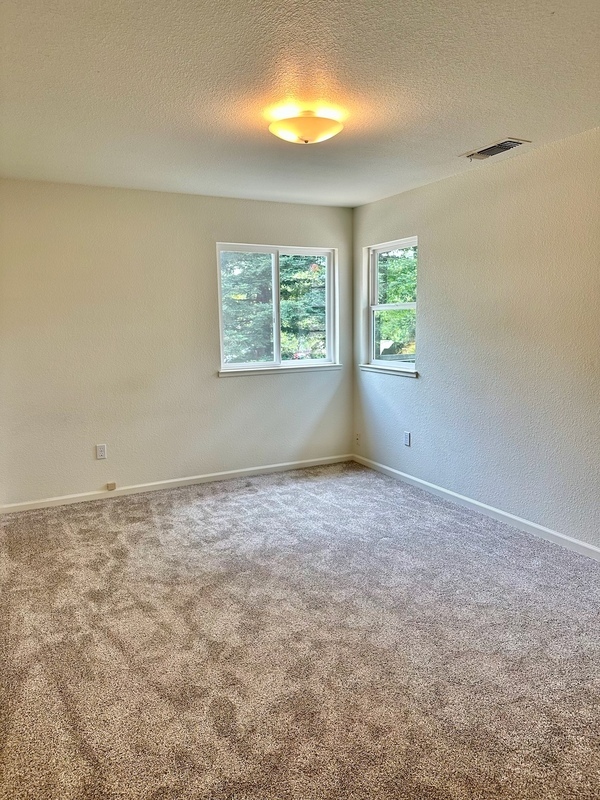 Building Photo - 515 Adriana Pl