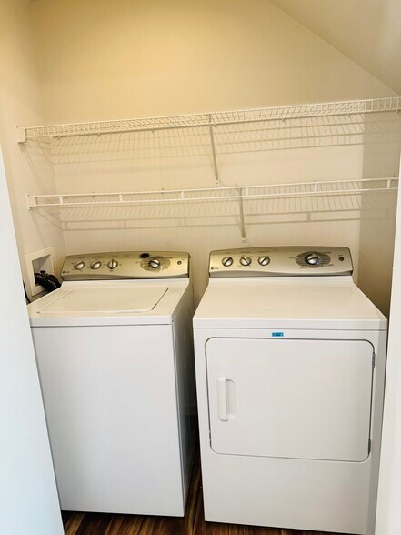 Washer Dryer - 5603 136th St SE
