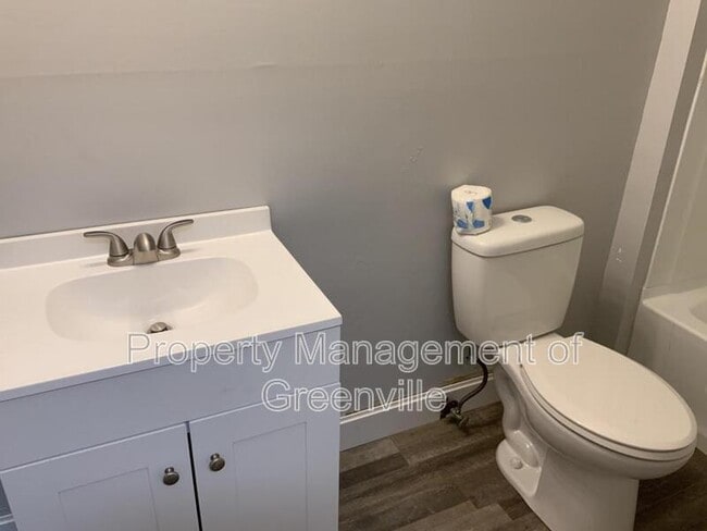 Building Photo - 342 Devonwood Ct