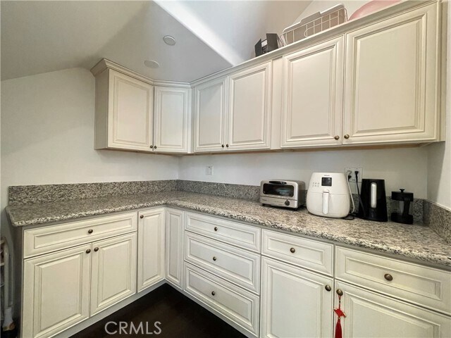 Building Photo - 56 Purple Jasmine