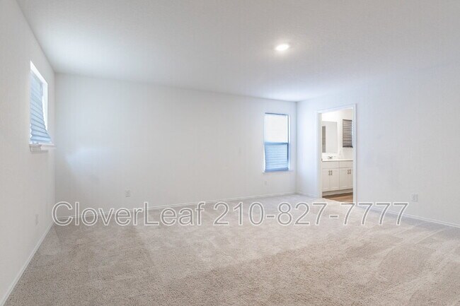 Building Photo - 165 Acorn Cir