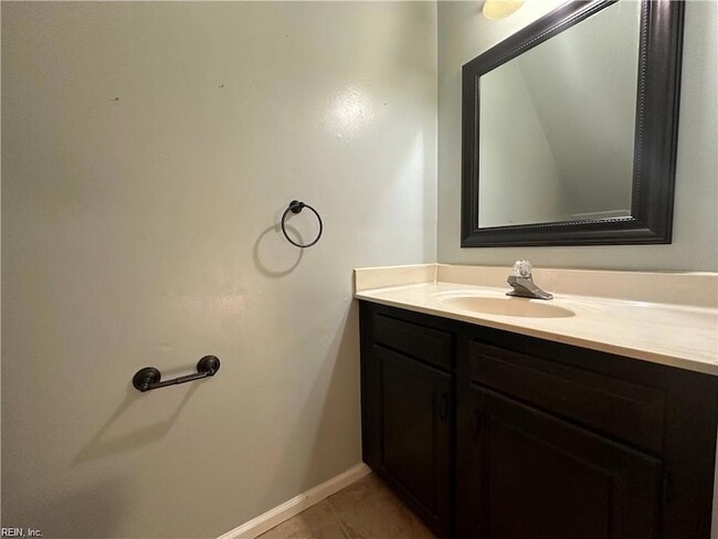 Building Photo - 1522 Brenland Cir