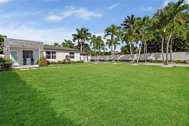 Building Photo - 14441 S Biscayne River Dr