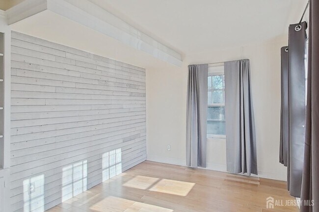 Building Photo - 205 Ashland Rd