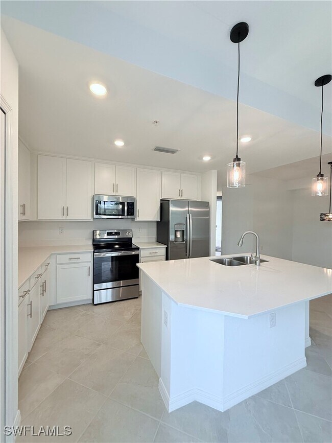 Building Photo - 14161 Heritage Landing Blvd