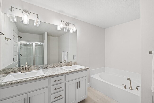 Building Photo - 692 NE Turtleback Trail