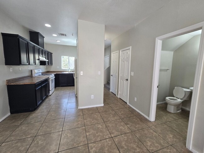 Building Photo - 2142 Trebbiano Way