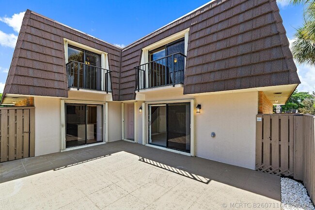 Building Photo - 1221 12th Ct