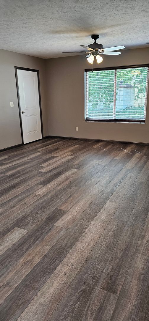 Building Photo - 2-bedroom, 1 bathroom apartment with 1 car detached garage