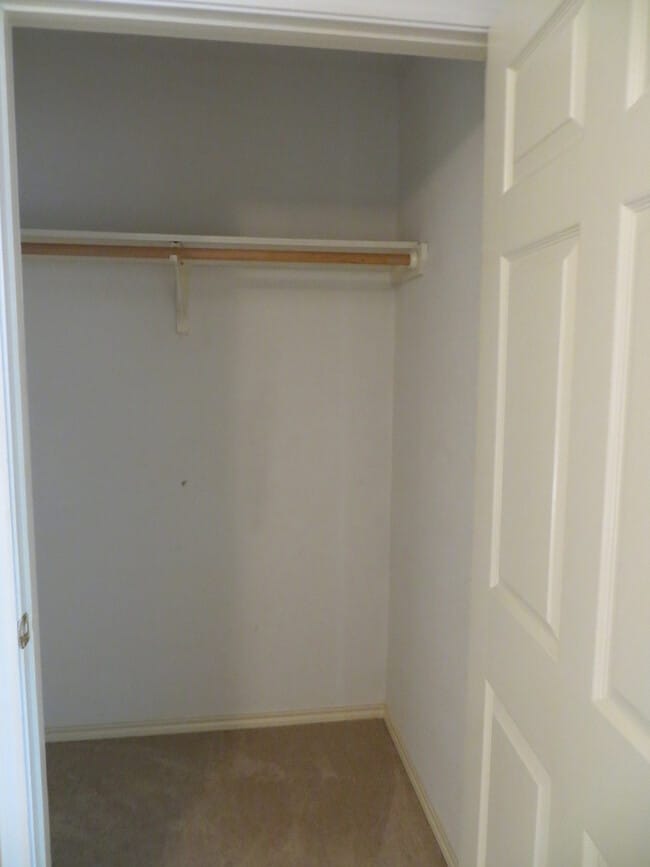 Building Photo - This home is waiting for YOU!