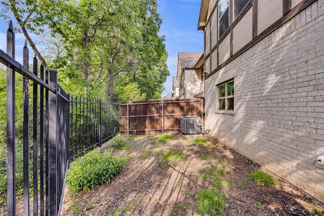Building Photo - 8705 Tudor Pl