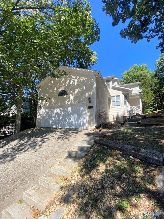 Primary Photo - 523 Farmingdale Rd SE