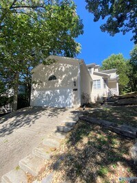 Building Photo - 523 Farmingdale Rd SE