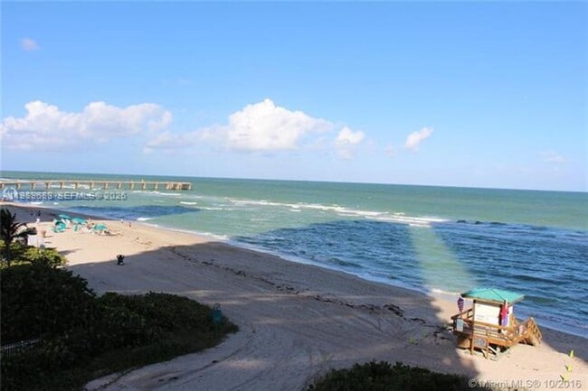 Building Photo - 16275 Collins Ave