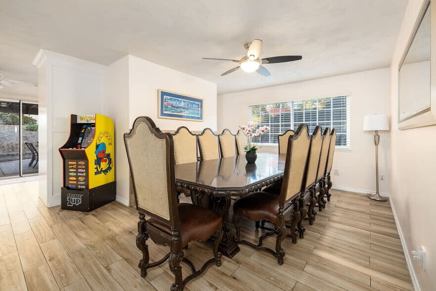 Building Photo - 12779 Calma Ct