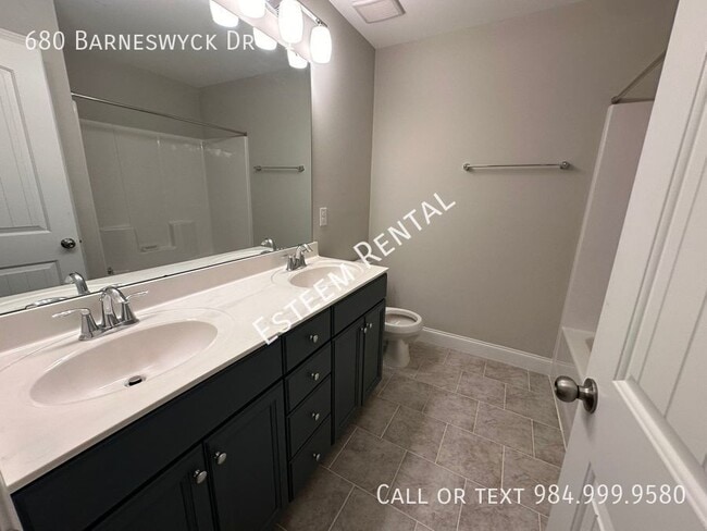 Building Photo - 680 Barneswyck Dr