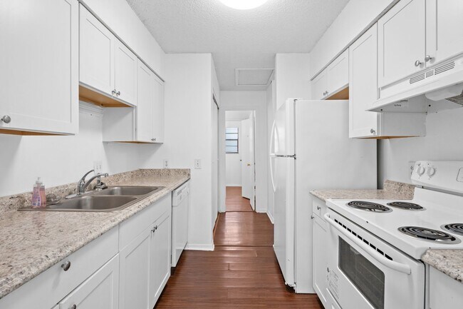 Building Photo - 476 Lombard St