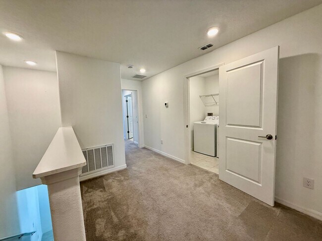 Building Photo - 8335 Birch Hvn Ln