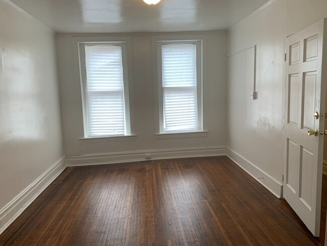 Primary Photo - One bedroom Apartment! Video in Photos!
