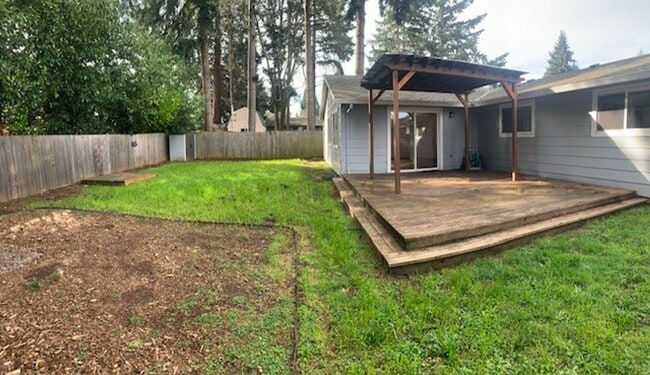 Building Photo - $2,500 Three Bedrooms, Two Baths Home with Private Back Yard, Ready To Lease!