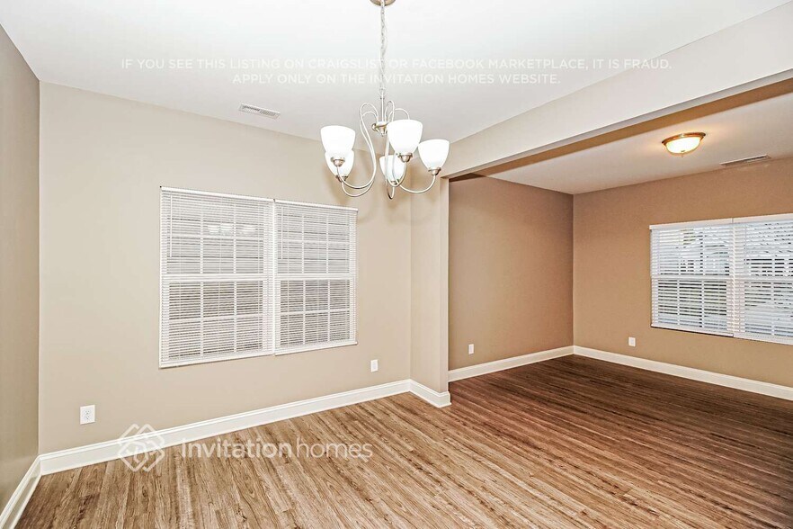 Building Photo - 143 Farmers Folly Dr