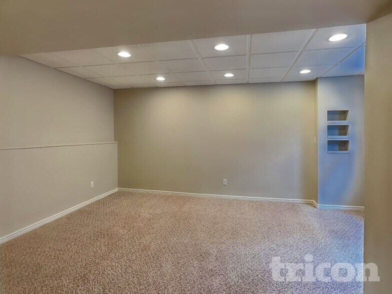 Building Photo - 4843 S Liverpool Cir