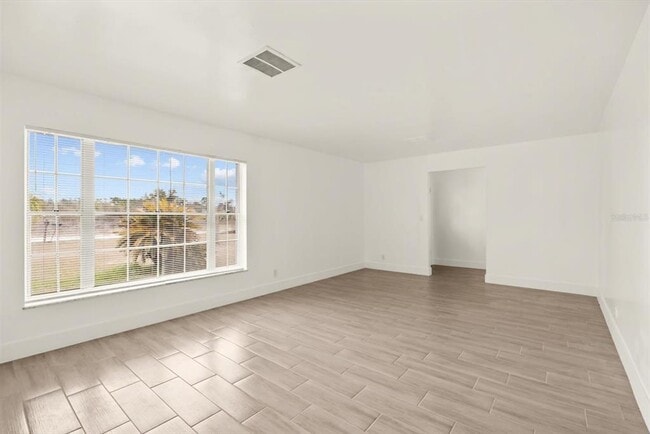 Building Photo - 31300 US-441